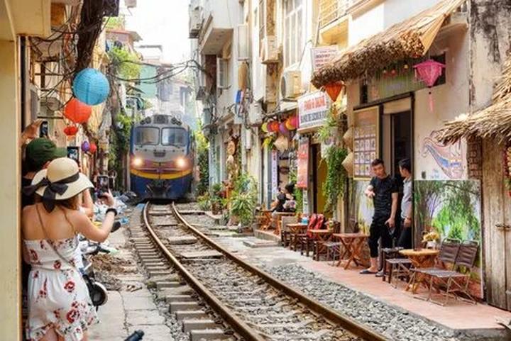 Từ Gần 300 bé mẫu giáo